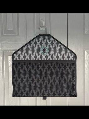 Brand new thirty one hang it up pocket